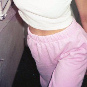 IOS BRANDY MELVILLE ROSA SWEATPANTS